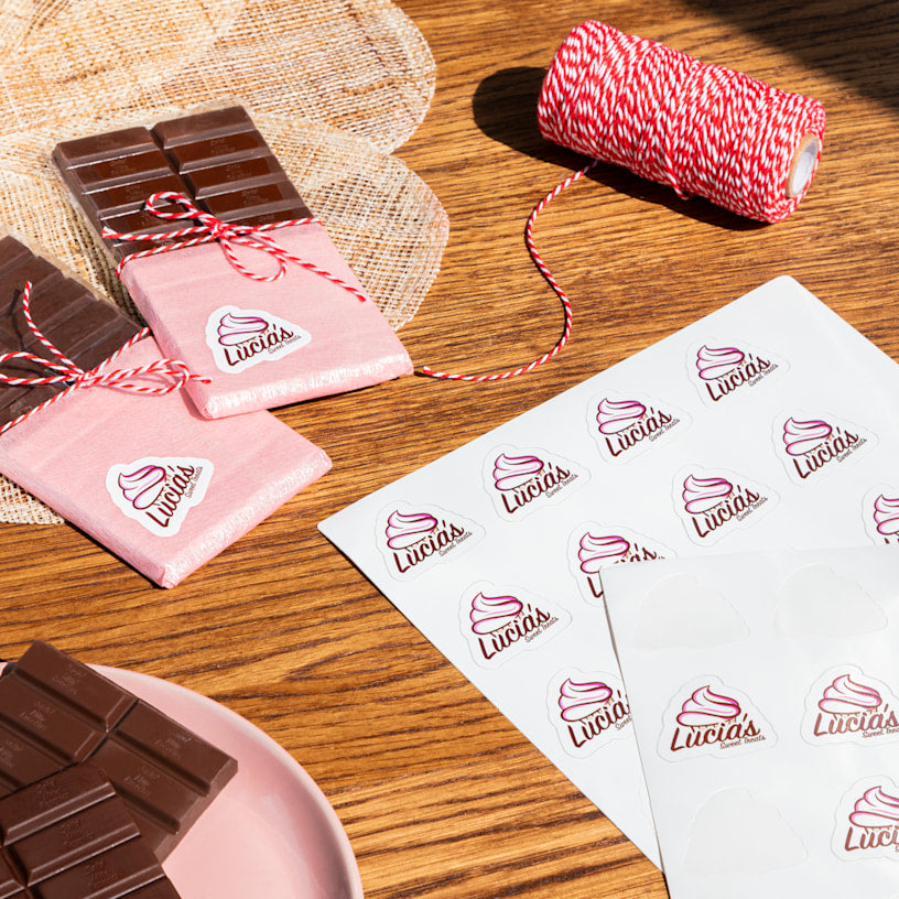 Feuilles de stickers découpées à la forme 