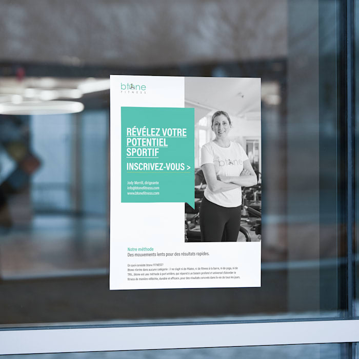 Affiches à dos bleu 